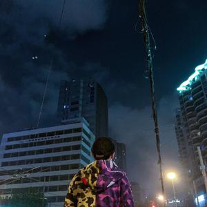 妺妺晚上扒我内裤玩我动漫
