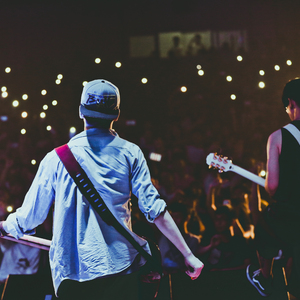 妺妺晚上扒我内裤玩我动漫
